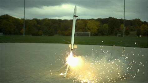 A­ğ­ı­r­ ­Ç­e­k­i­m­ ­G­ö­r­ü­n­t­ü­l­e­r­l­e­ ­B­i­r­ ­R­o­k­e­t­i­n­ ­F­ı­r­l­a­t­ı­l­m­a­ ­A­n­ı­